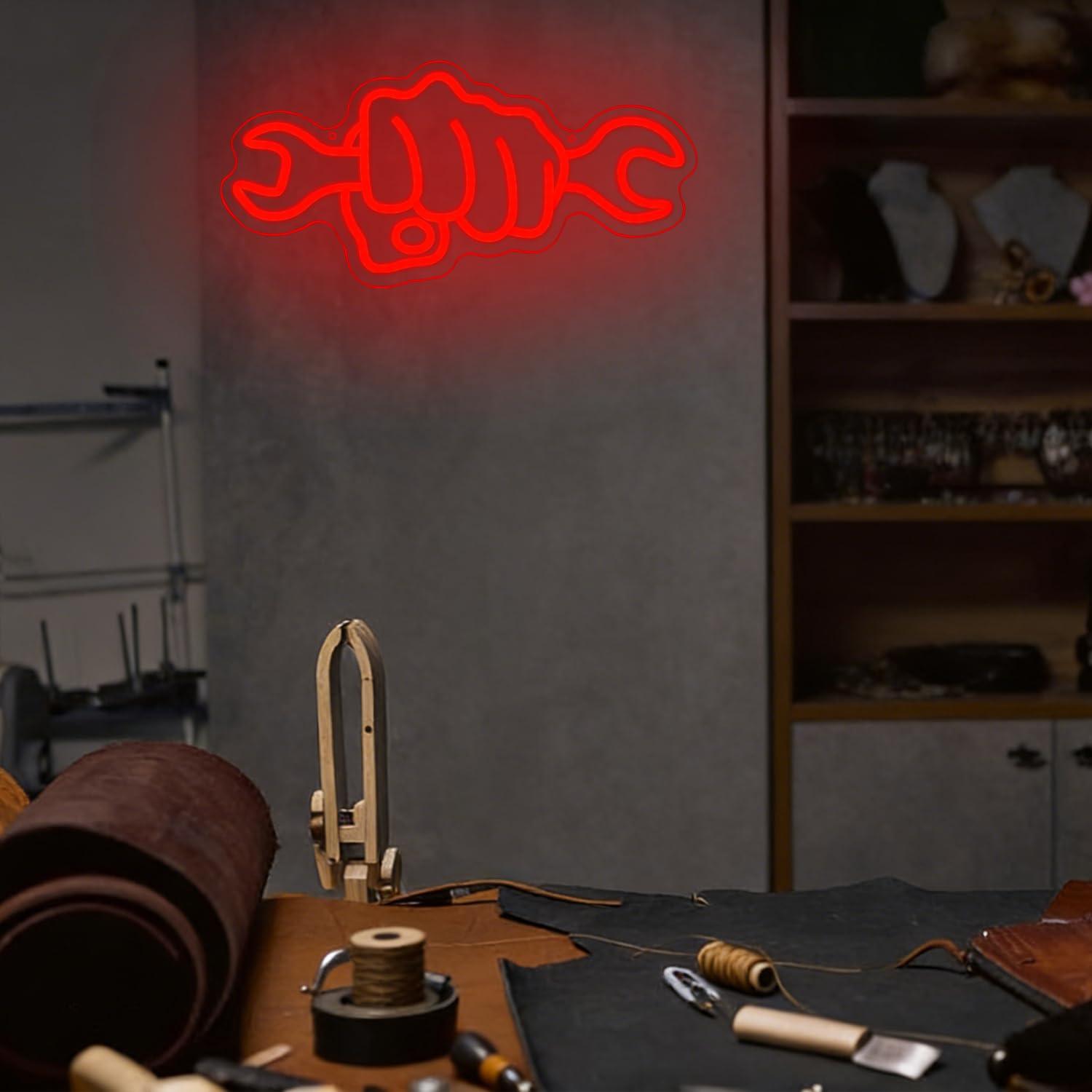 لافتة نيون على شكل مفتاح ربط ب - مراجعة Car Led Light وسعره