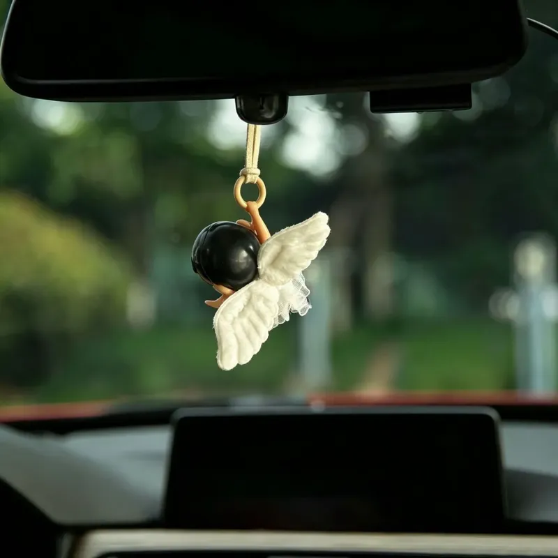 قلادة معلقة على مرآة السيارة ا - مراجعة Car Mirror وسعره